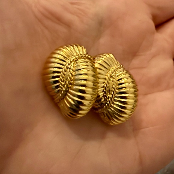 Napier Jewelry - Vintage Napier Clip Ons